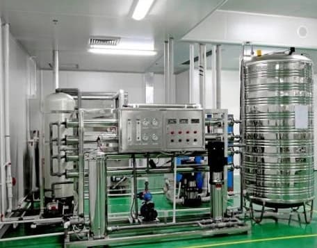 Industrial RO Water Treatment System Fabrikasi dan instalasi sistem pemurnian air Reverse Osmosis (RO) Water Treatment Plant stainless steel untuk kebutuhan pabrik